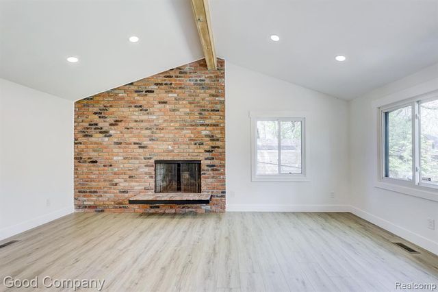 24250 Majestic Street, Oak Park, MI 48237
