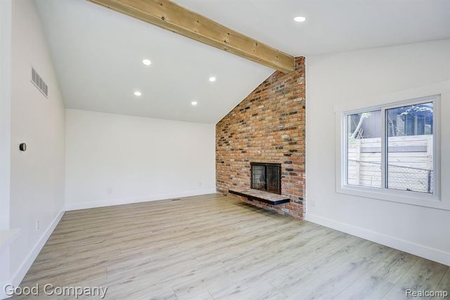 24250 Majestic Street, Oak Park, MI 48237