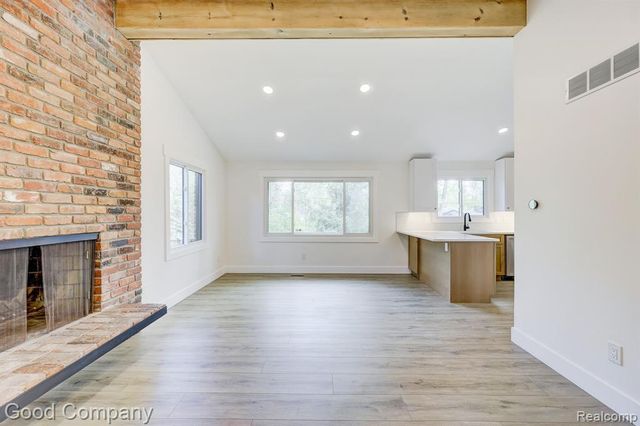 24250 Majestic Street, Oak Park, MI 48237
