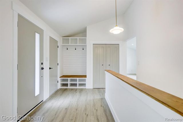24250 Majestic Street, Oak Park, MI 48237