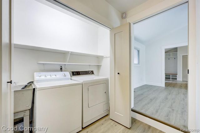 24250 Majestic Street, Oak Park, MI 48237