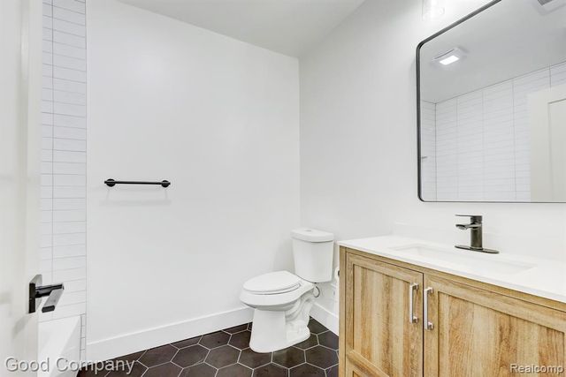 24250 Majestic Street, Oak Park, MI 48237