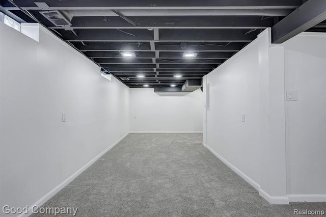 24250 Majestic Street, Oak Park, MI 48237