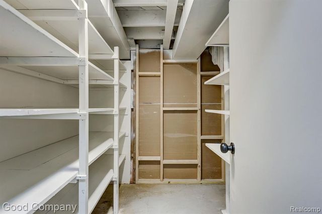 24250 Majestic Street, Oak Park, MI 48237