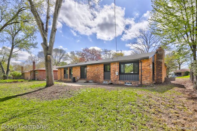 24250 Majestic Street, Oak Park, MI 48237