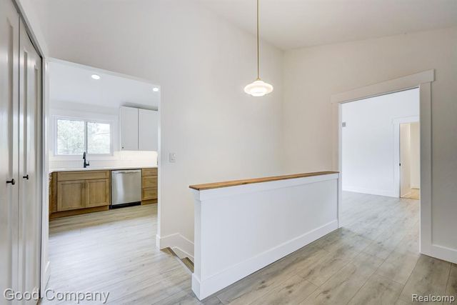 24250 Majestic Street, Oak Park, MI 48237