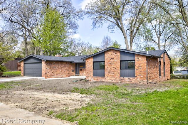 24250 Majestic Street, Oak Park, MI 48237