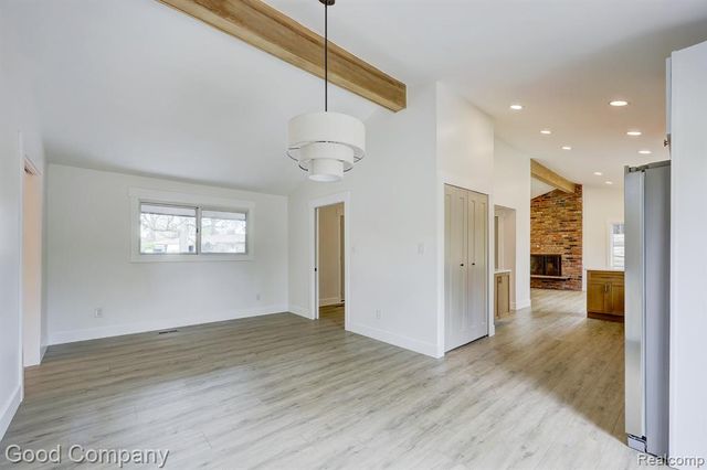 24250 Majestic Street, Oak Park, MI 48237