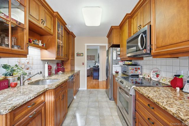 59 Heritage Hills A, Somers, NY 10589