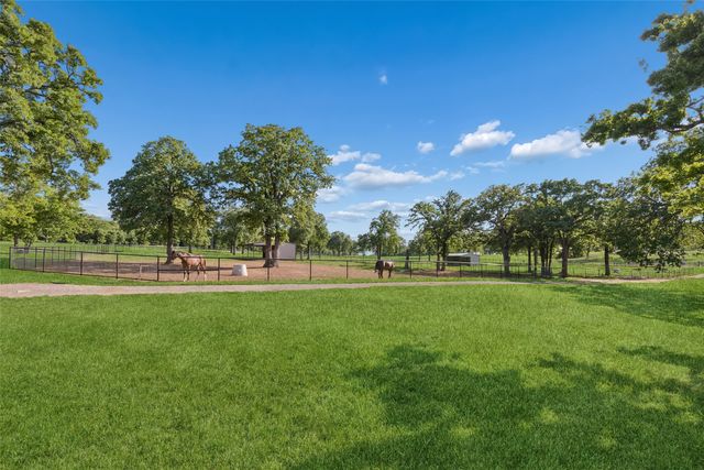 12630 Merrill Road, Pilot Point, TX 76258