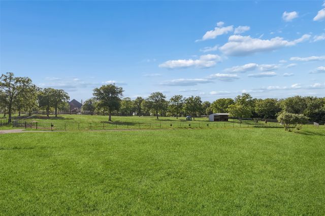 12630 Merrill Road, Pilot Point, TX 76258
