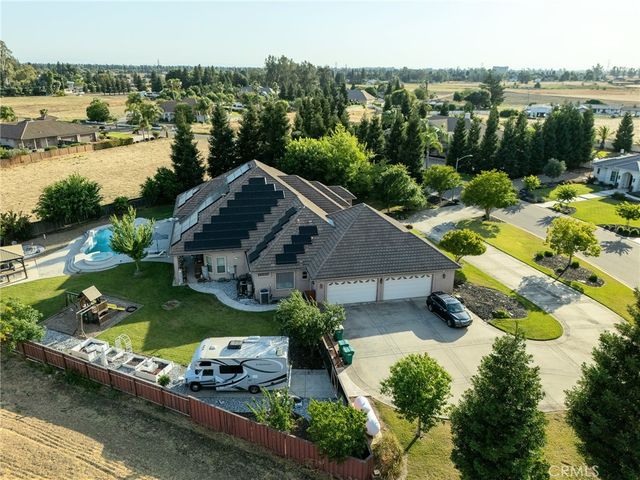 3834 N Golden Bear, Merced, CA 95340