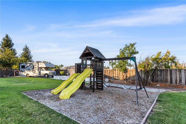 3834 N Golden Bear, Merced, CA 95340