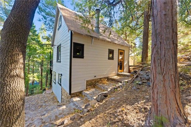 956 Mercury, Crestline, CA 92325