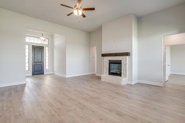 8230 Honeywell Avenue, Greenville, TX 75402