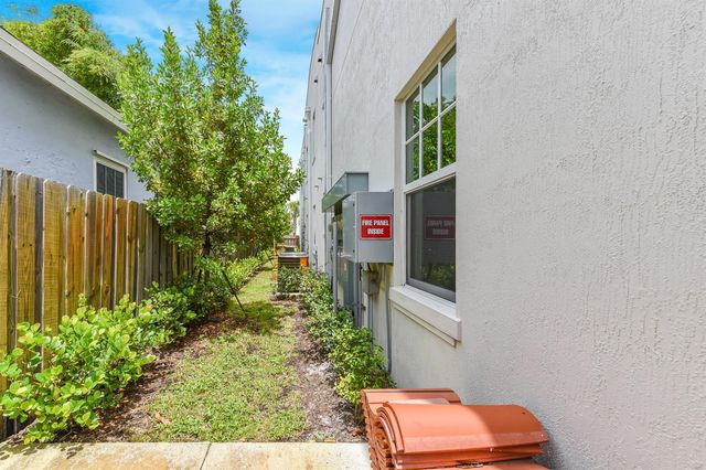 129 S K Street, Lake Worth, FL 33460
