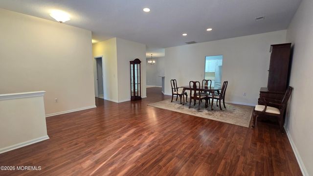 16 Golden Willows Avenue, Lakewood, NJ 08701