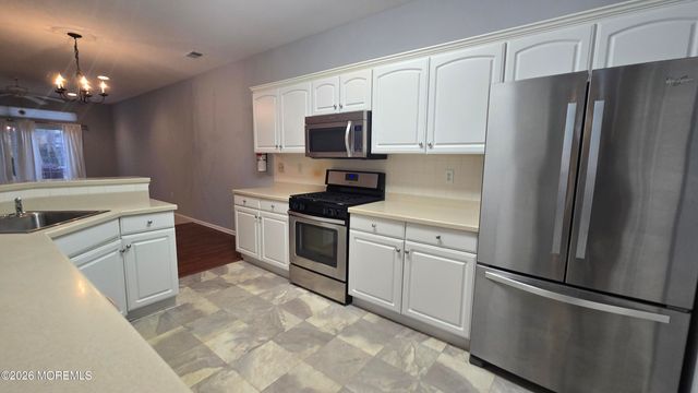 16 Golden Willows Avenue, Lakewood, NJ 08701