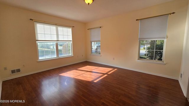 16 Golden Willows Avenue, Lakewood, NJ 08701