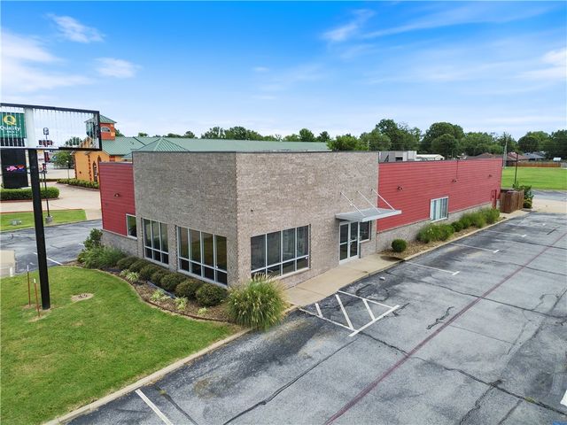 1400 Us-412, Siloam Springs, AR 72761