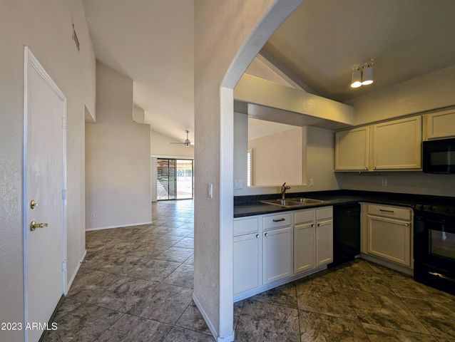 1902 N BARKLEY -- 14, Mesa, AZ 85203