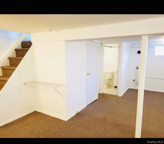 19022 111th Road, Saint Albans, NY 11412