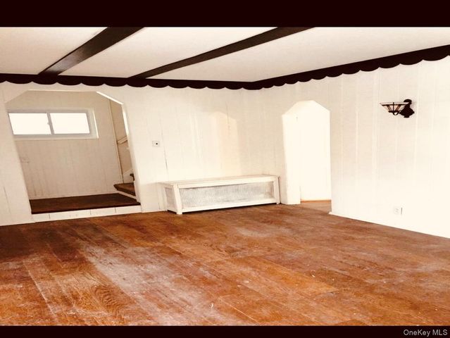 19022 111th Road, Saint Albans, NY 11412