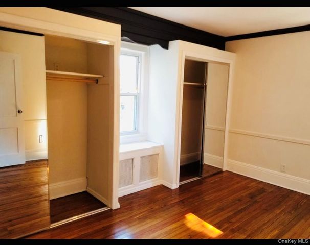 19022 111th Road, Saint Albans, NY 11412