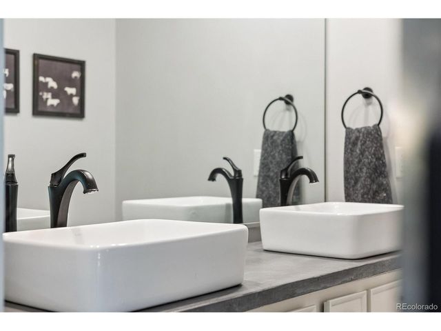 3350 S Oneida Way, Denver, CO 80224