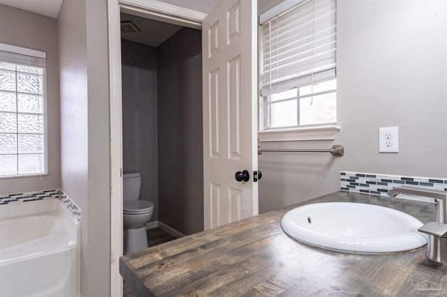 6116 Electra Ln, Pensacola, FL 32507