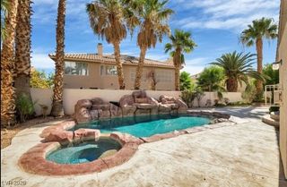 7517 Heather Knoll Circle, Las Vegas, NV 89129