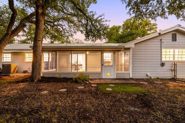 1501 W Park ST, Cedar Park, TX 78613