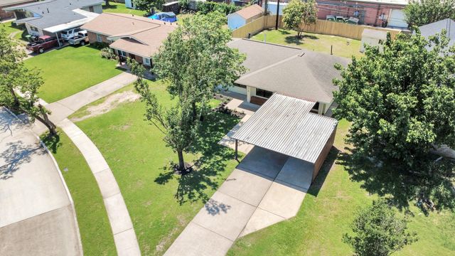 1715 Fawnhope Drive, Houston, TX 77008