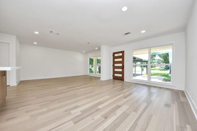 1715 Fawnhope Drive, Houston, TX 77008