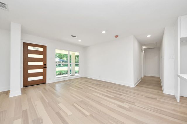 1715 Fawnhope Drive, Houston, TX 77008