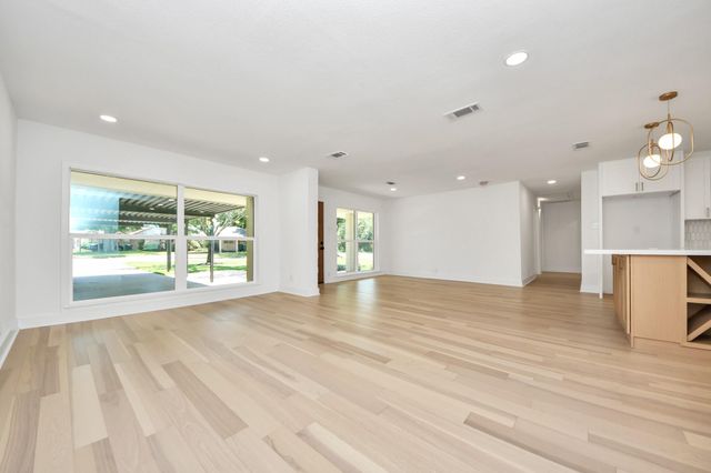 1715 Fawnhope Drive, Houston, TX 77008