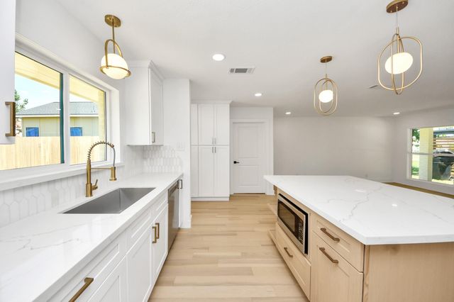 1715 Fawnhope Drive, Houston, TX 77008