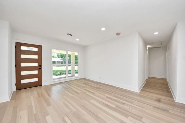 1715 Fawnhope Drive, Houston, TX 77008