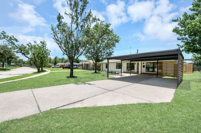 1715 Fawnhope Drive, Houston, TX 77008
