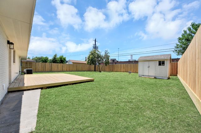 1715 Fawnhope Drive, Houston, TX 77008