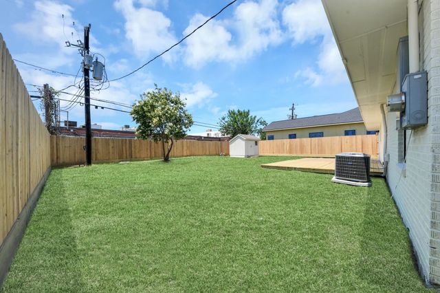 1715 Fawnhope Drive, Houston, TX 77008