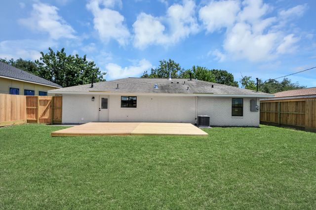 1715 Fawnhope Drive, Houston, TX 77008
