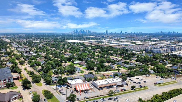 1715 Fawnhope Drive, Houston, TX 77008