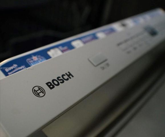 488 NE 18th St 2008, Miami, FL 33132