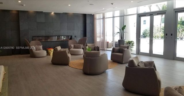 488 NE 18th St 2008, Miami, FL 33132