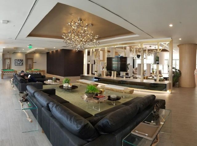 488 NE 18th St 2008, Miami, FL 33132