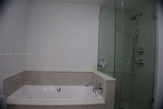 488 NE 18th St 2008, Miami, FL 33132