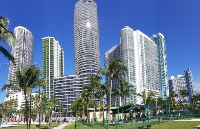 488 NE 18th St 2008, Miami, FL 33132