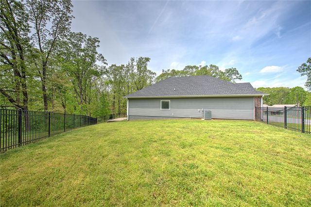 1 Kent Drive, Bella Vista, AR 72714
