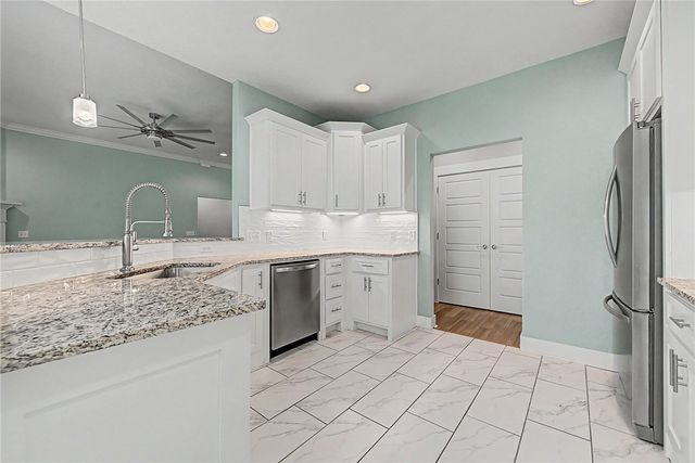 1 Kent Drive, Bella Vista, AR 72714